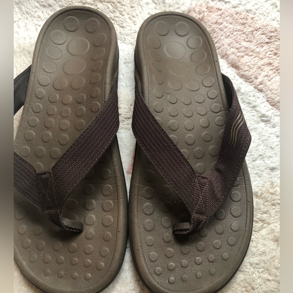 Brown Flip Flop Sandals from Vionic